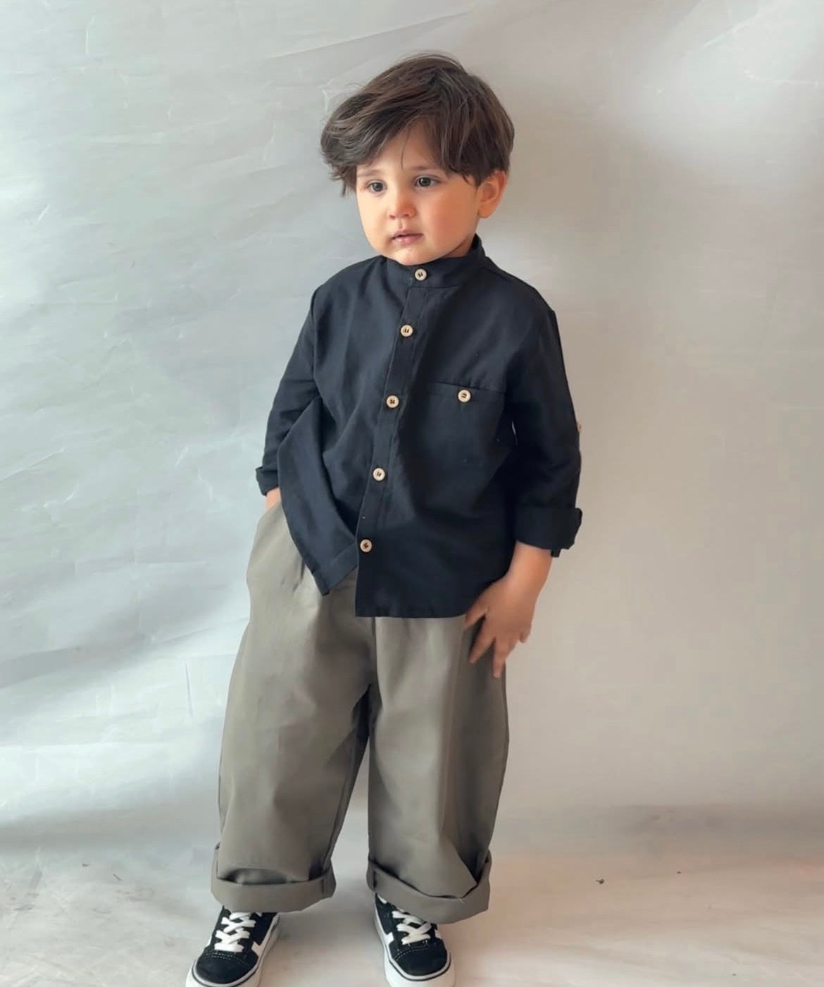 Erkek Çocuk Siyah Keten Gömlek ve Pantolon Takım