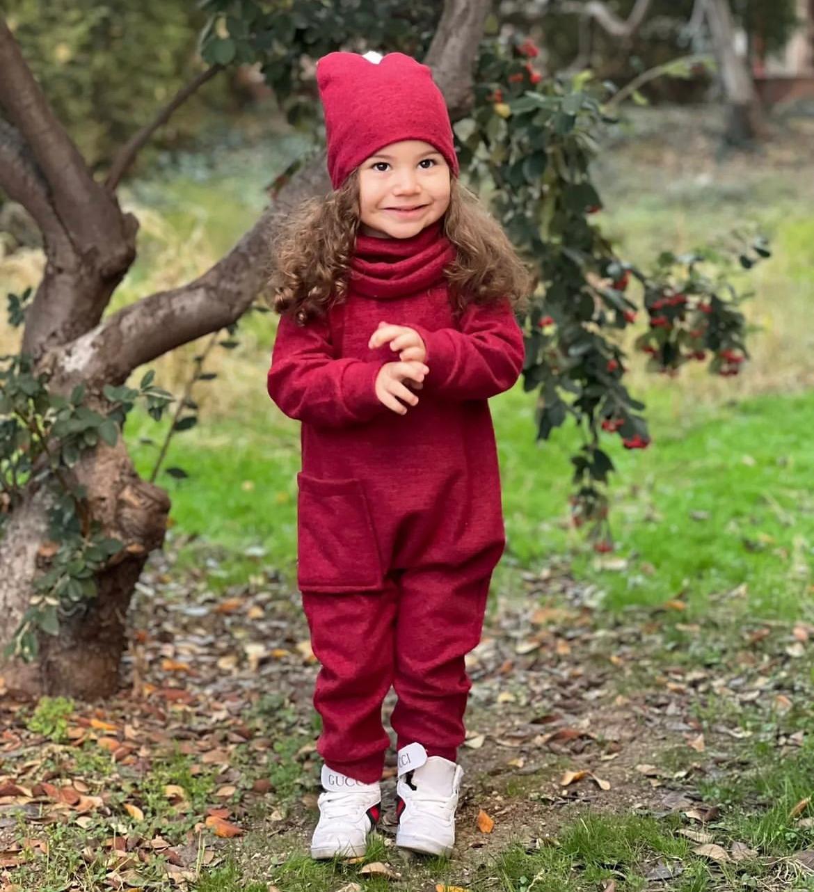 Kız Çocuk Bere Ve Boyunluklu Tulum