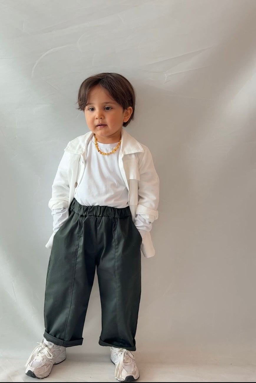 Unisex Beyaz Trenç ve Gabardin Cepli Pantolon