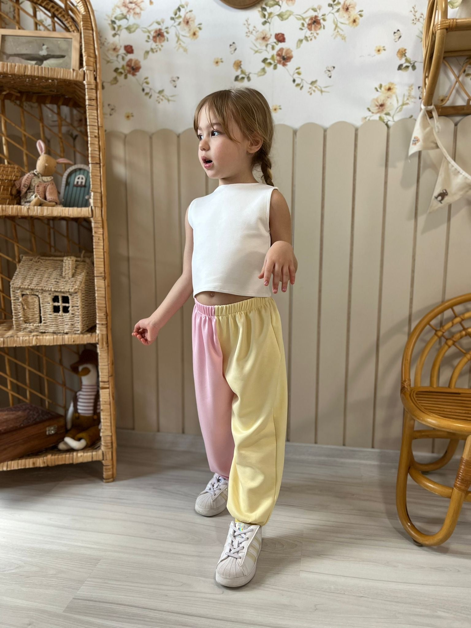 Kız Çocuk İki Renk Pantolon & Bluz Takım