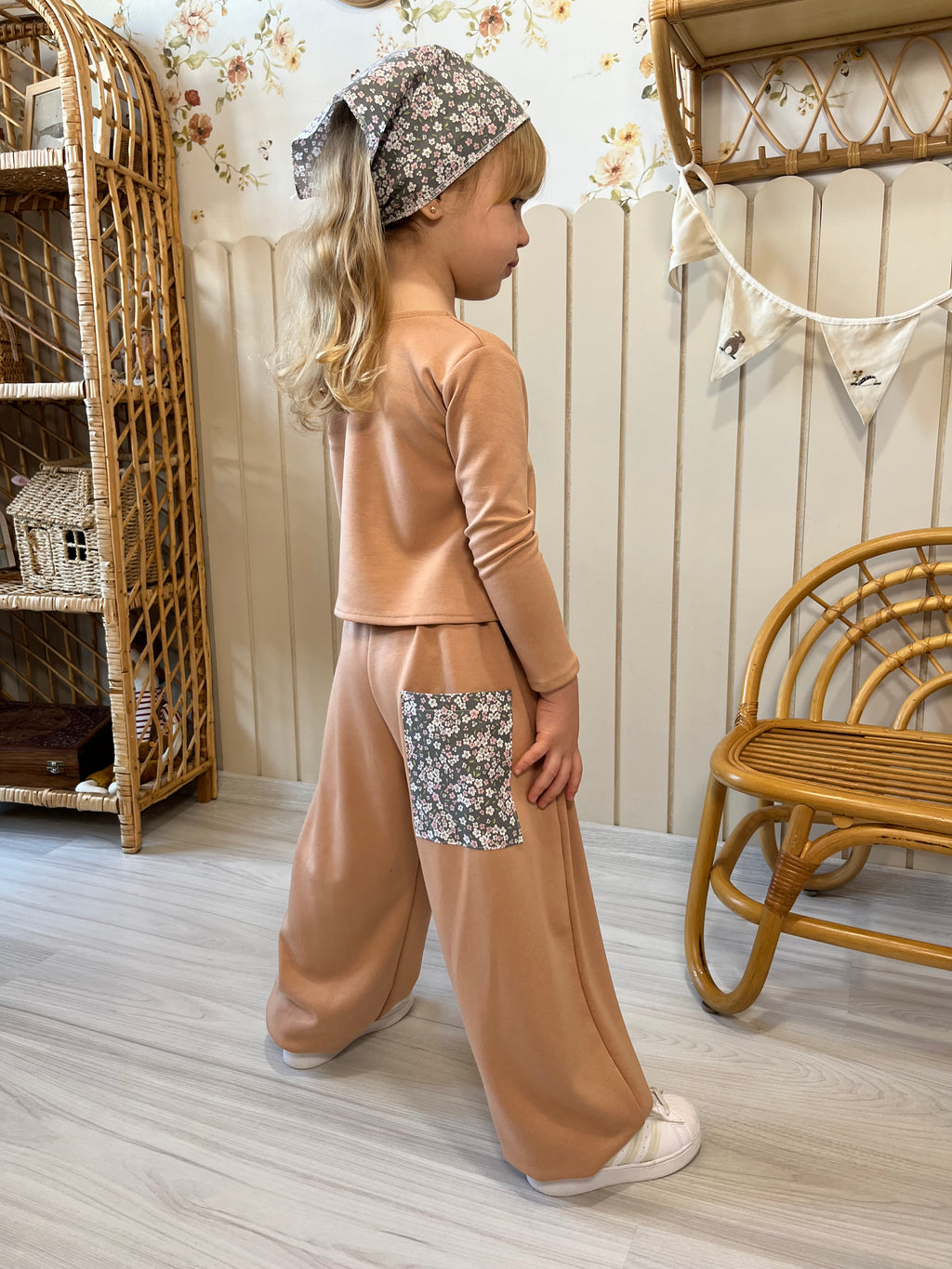 Kız Çocuk Pantolon ve Bluz Takım (Bandana hediyeli)
